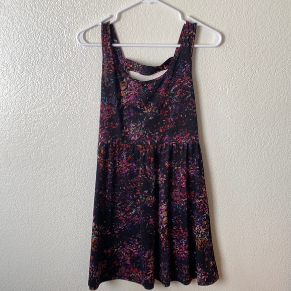 Short sleeveless dress - Picture 1 of 4